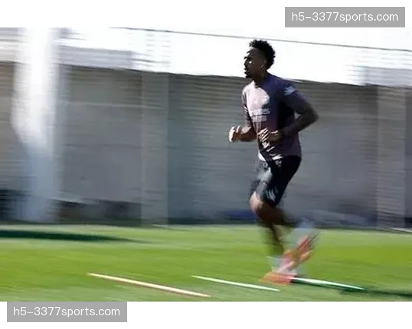 训练量变化：多支球队在三月减少了赛前高强度合练，增加恢复性治疗课程